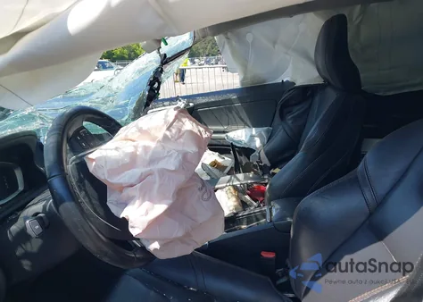 2017 Volvo Xc60 T5 Dynamic из США, поврежденный, VIN YV440MDR3H2225978